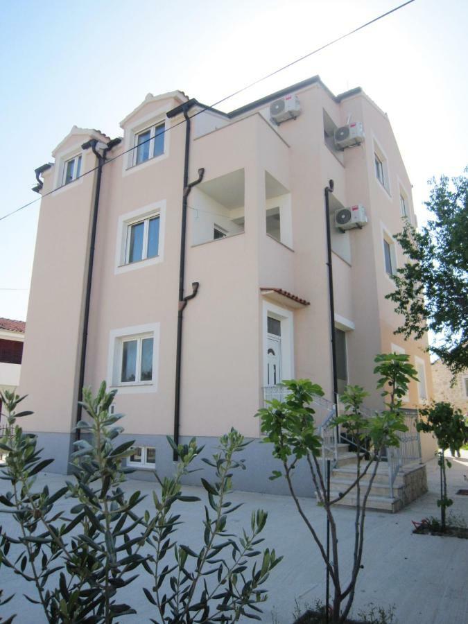 M&B Guest House Srima Exterior foto