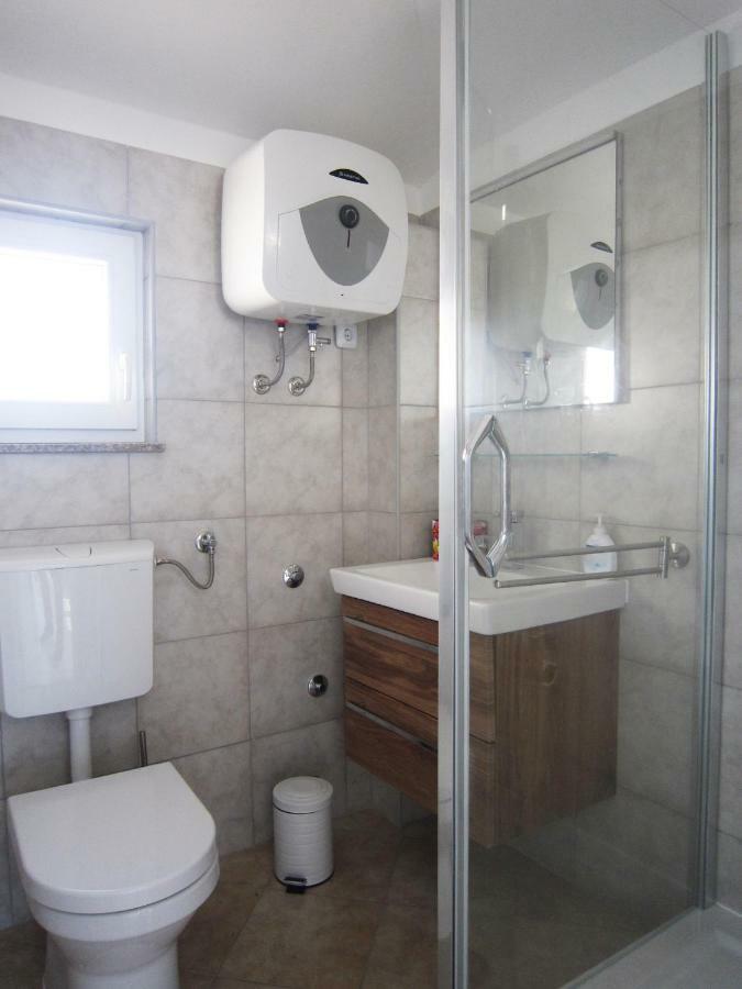 M&B Guest House Srima Exterior foto
